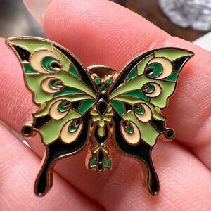 Elegant Butterfly Brooch in Green and Gold